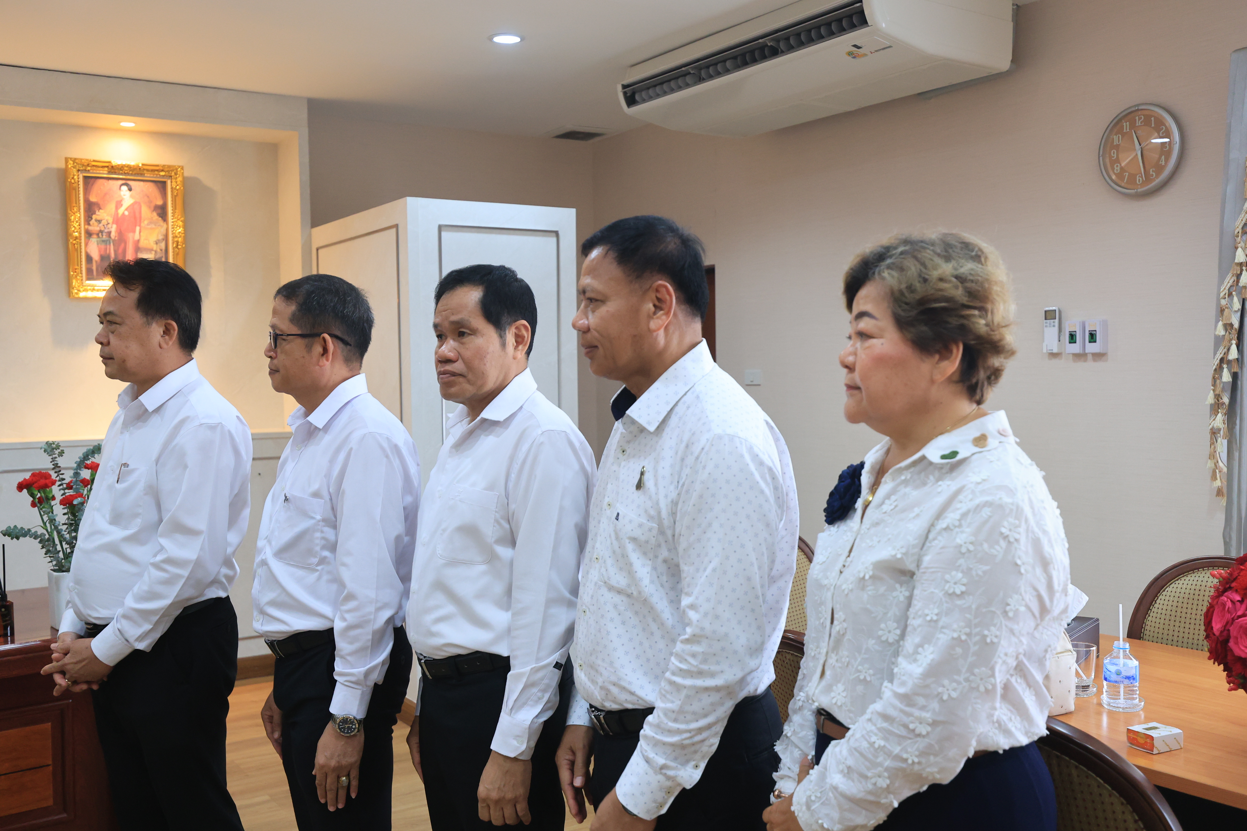 title - คณะผู้บริหาร ส.ป.ก. ร่วมแสดงความยินดีในโอกาสเข้ารับตำแหน่งของรัฐมนตรีว่าการกระทรวงเกษตรและสหกรณ์ และรัฐมนตรีช่วยว่าการกระทรวงเกษตรและสหกรณ์ 